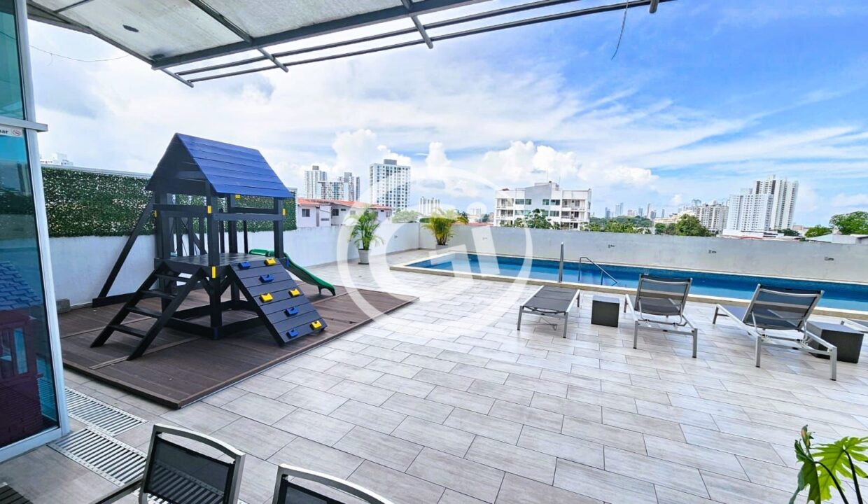 17. Piscina y parque infantil alaire libre Venta Simja