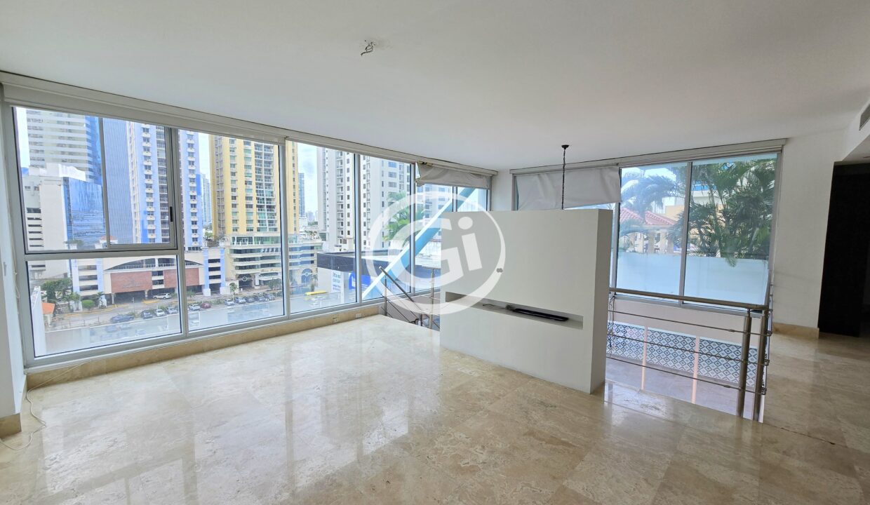 19. Habitación Principal. Remate Bancario Loft Four 41 Punta Pacifica