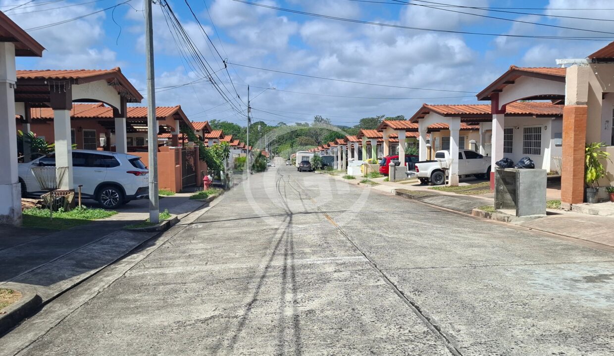 2 Vía de Acceso Casa en Venta Brisas del Golf Arraiján