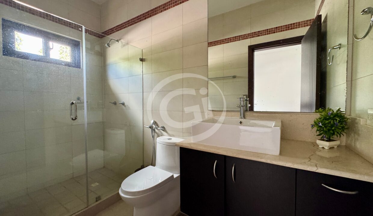21. Baño 4 Casa venta Sunset Coast Costa Sur