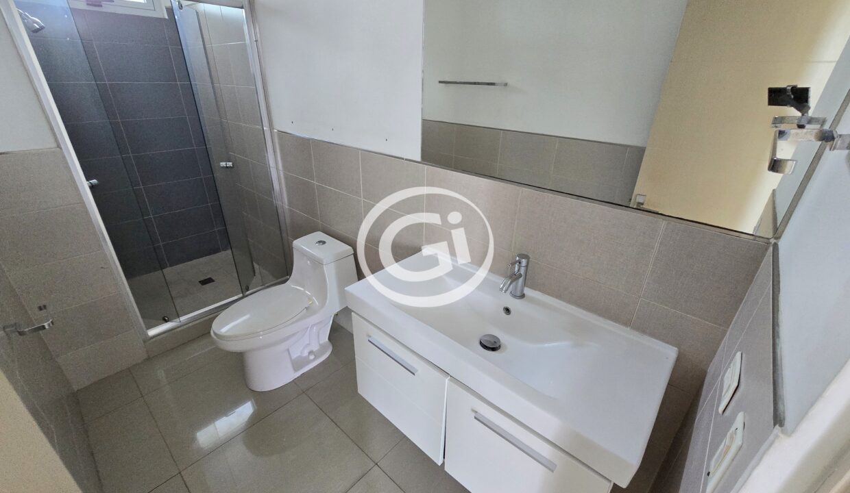 22. Baño Compartido (2)