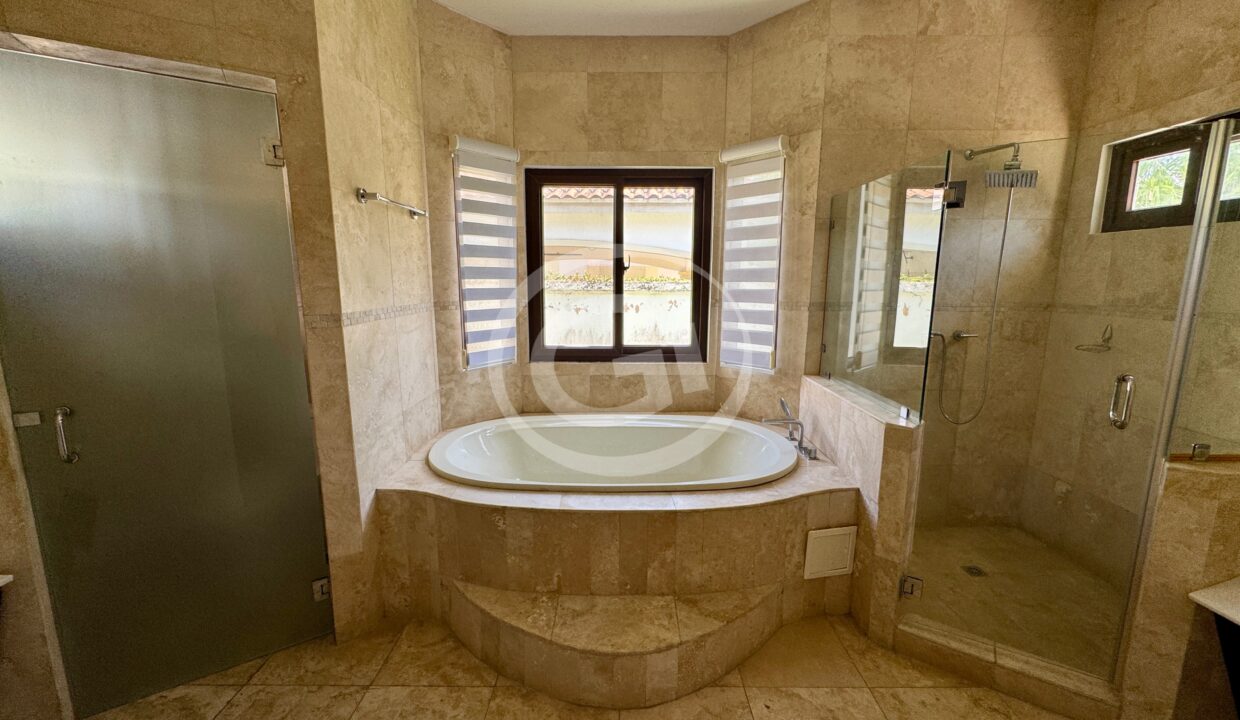 26. Baño 1 Casa venta Sunset Coast Costa Sur