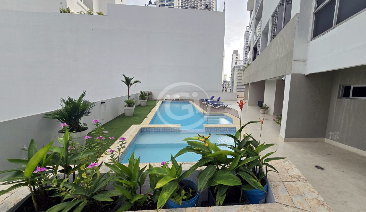 28. Piscina. Venta Apartamento Marina Terrace Av Balboa Remate Bancario