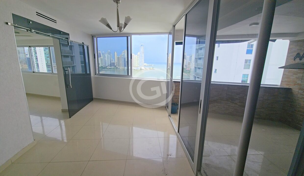 3. Sala. Venta Apartamento Marina Terrace Av Balboa Remate Bancario