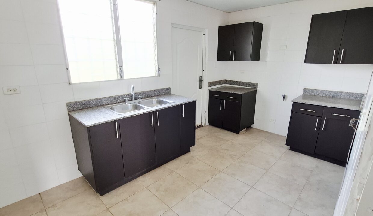 3.1-Cocina Casa en Venta Brisas del Golf Arraiján