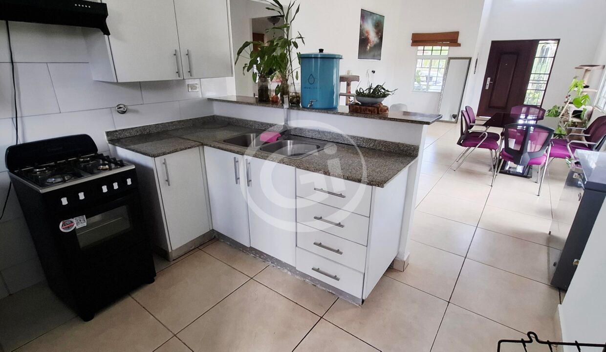 4- Cocina Casa en venta Vista Verde Arraijnán