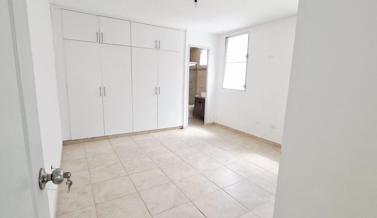 4-Cuarto Principal Casa en Venta Brisas del Golf Arraiján