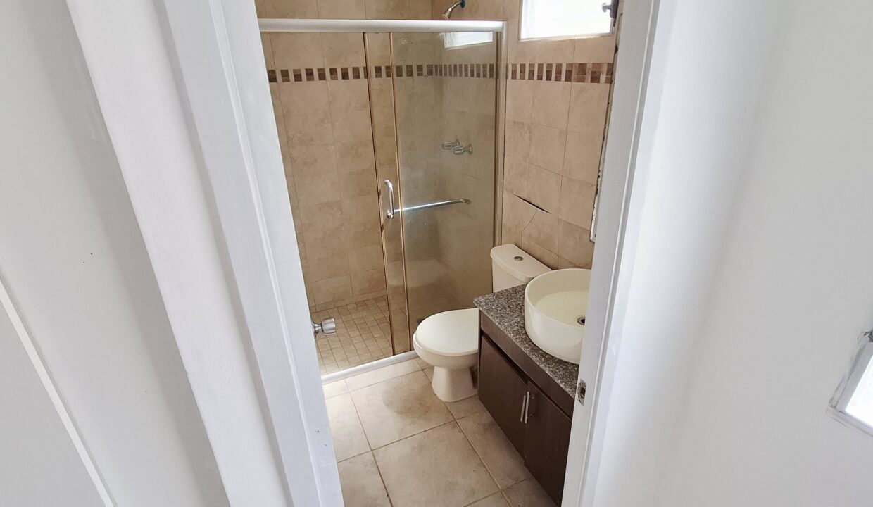 5-Baño Cuarto Prinicpal Casa en Venta Brisas del Golf Arraiján