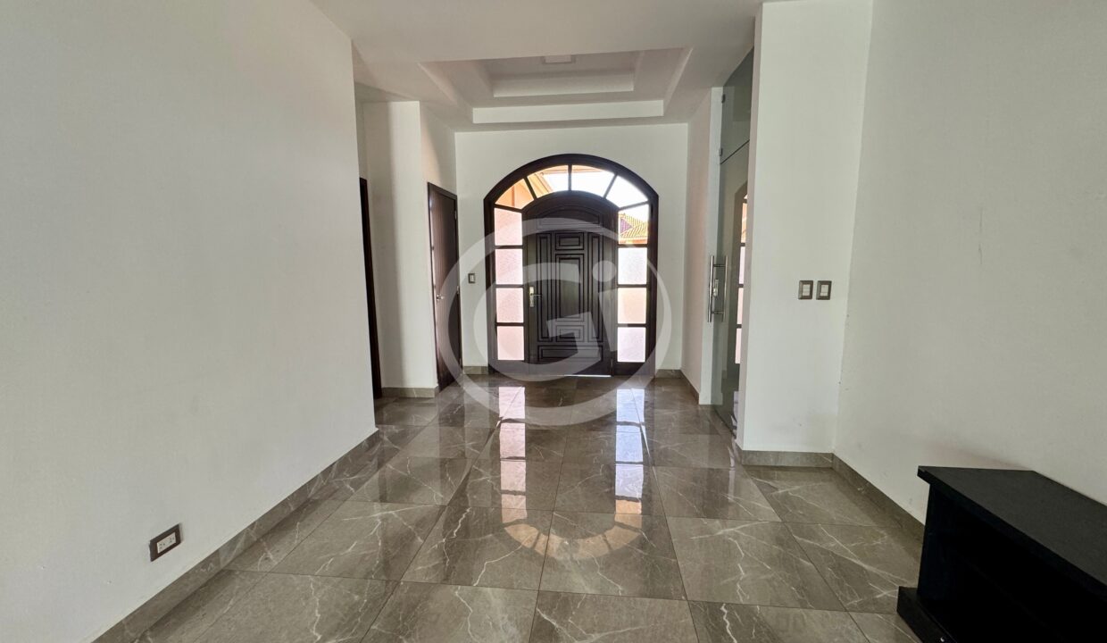 5. Lobby de entrada Casa venta Sunset Coast Costa Sur