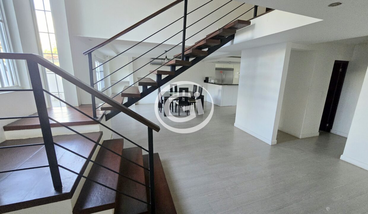 5. Sala. Remate Bancario Casa Albrook