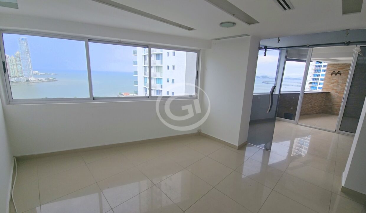 6. Sala. Venta Apartamento Marina Terrace Av Balboa Remate Bancario