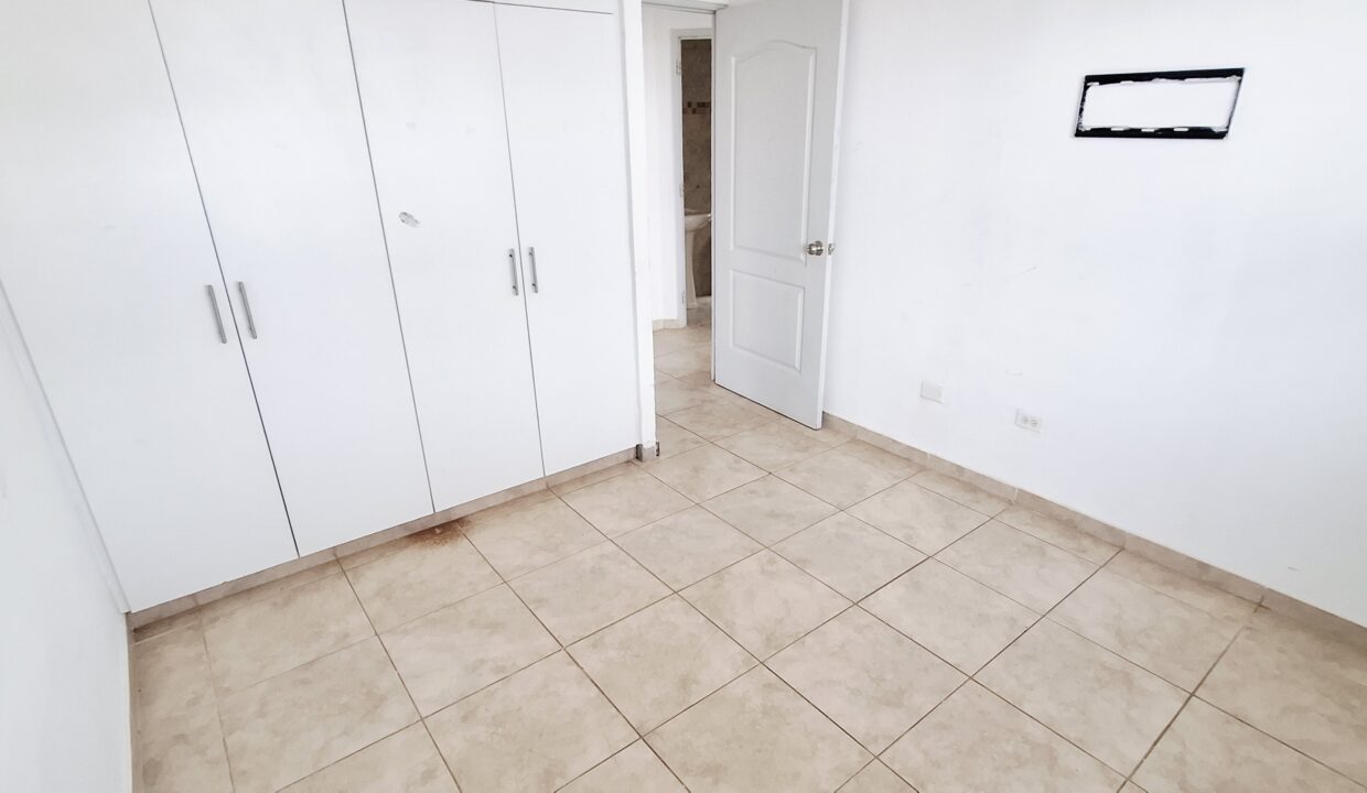9-Closet Casa en Venta Brisas del Golf Arraiján