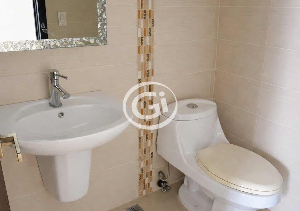 9. Baño de Visitas. Remate Bancario Kolosal Tower San Francisco