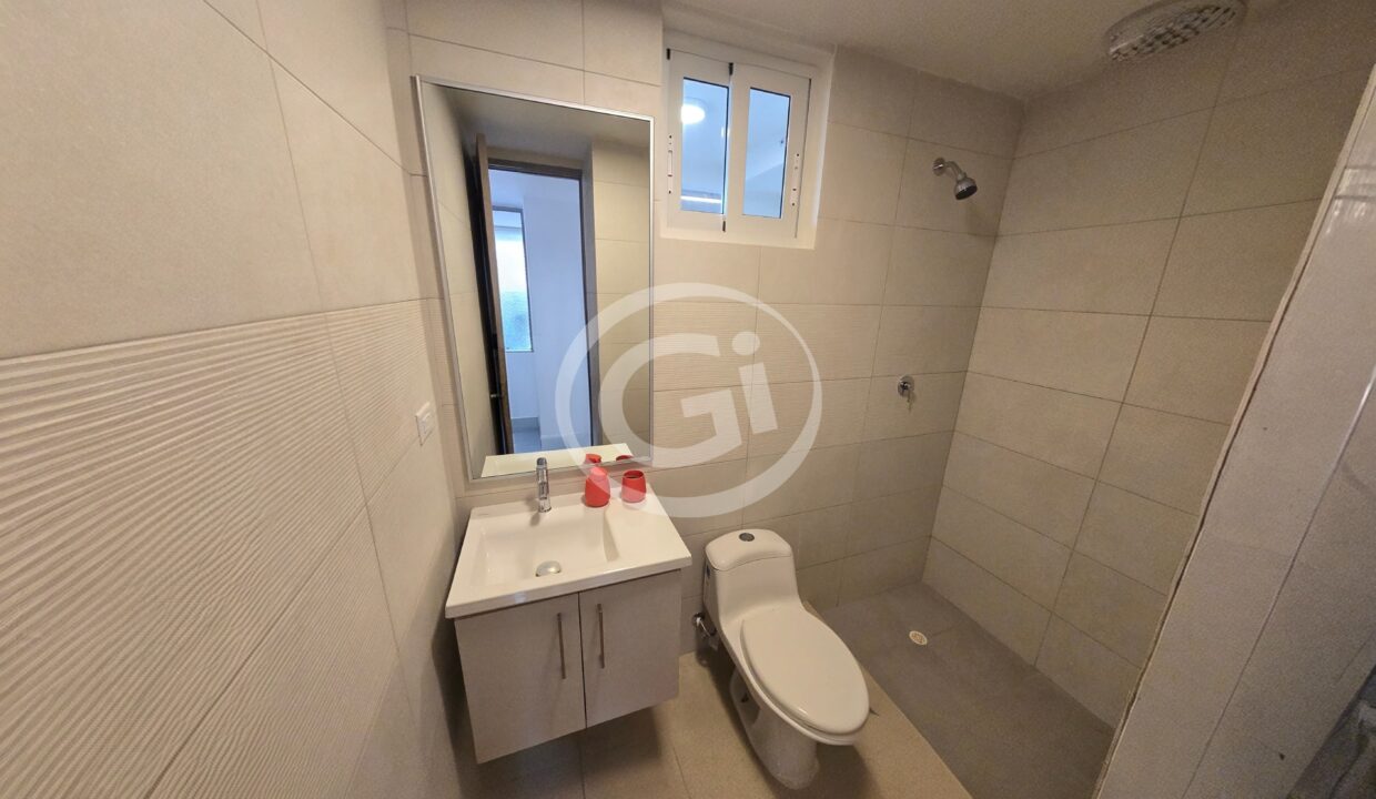 12. Torres de Versalles. Venta. Proyecto. Baño