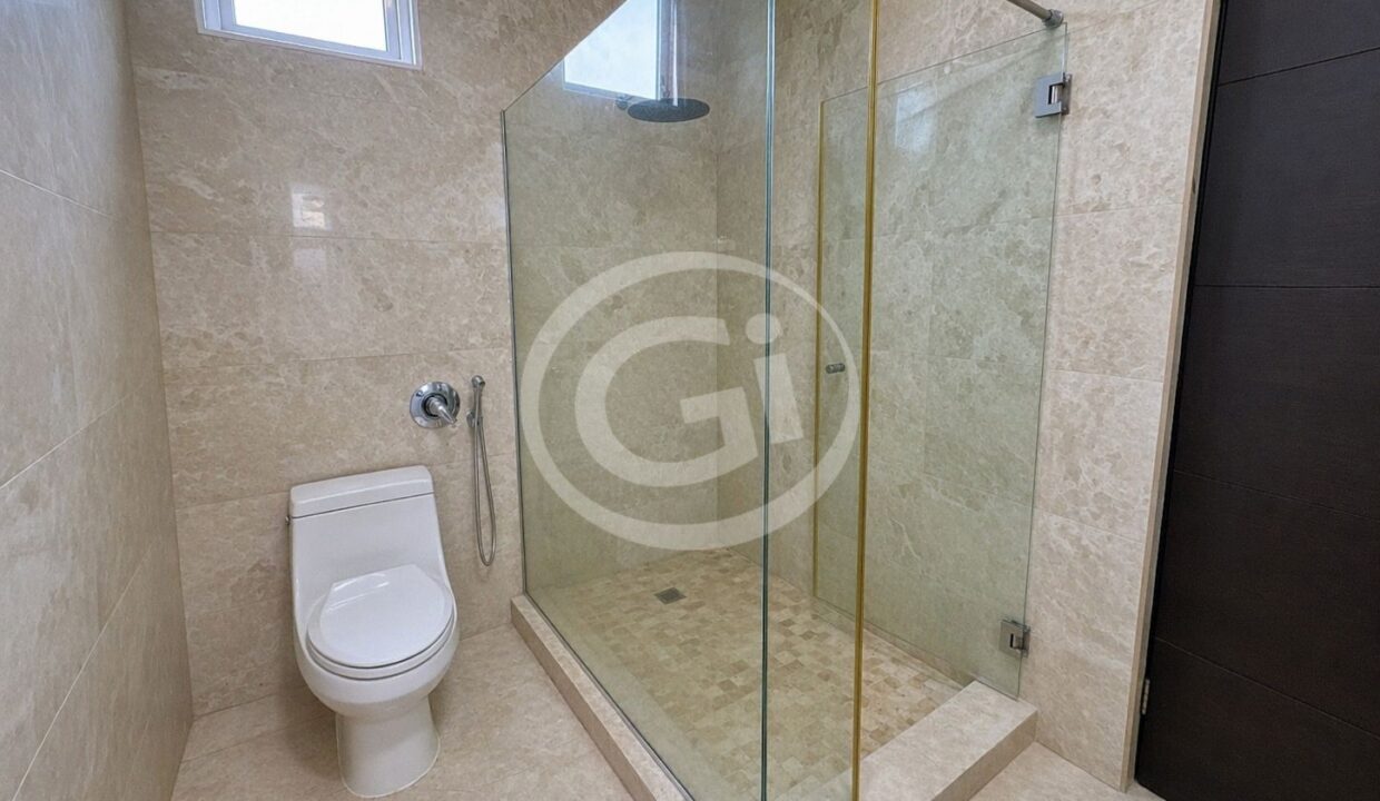 15. Baño venta apartamento Waterfalls San Francisco