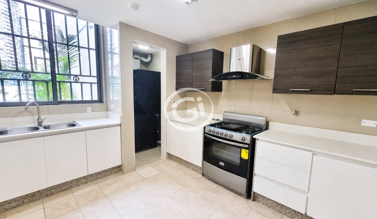 17. Cocina 2 Venta Grand Towerw
