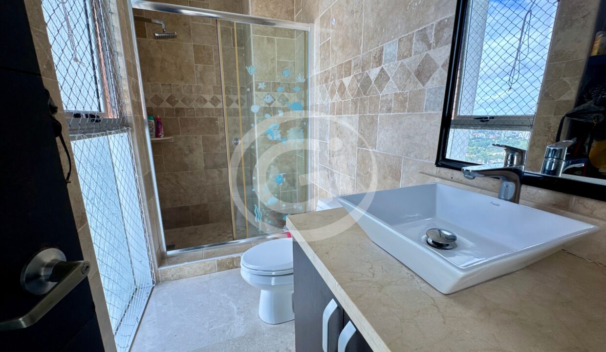 21. Baño venta apartamento Waterfalls San Francisco