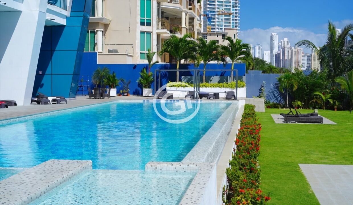 21. Piscina Venta Grand Towerw