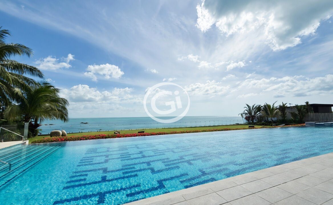 22. Piscina 2 Venta Grand Towerw
