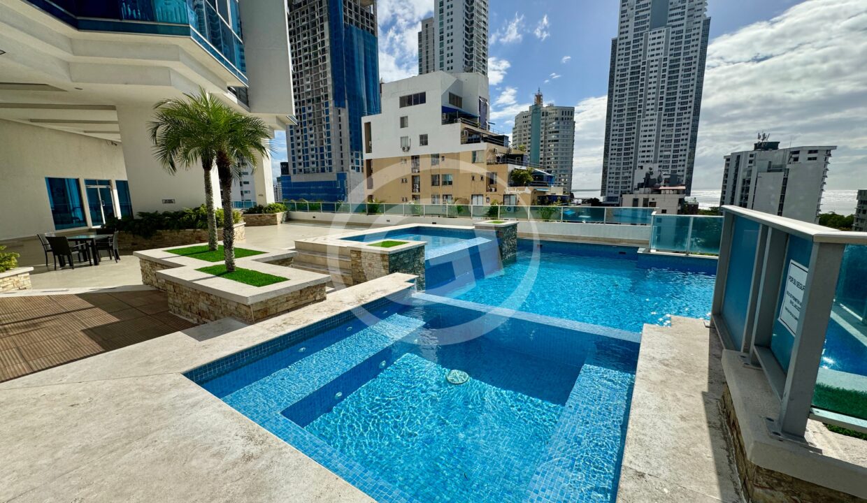 23. Piscina venta apartamento Waterfalls San Francisco