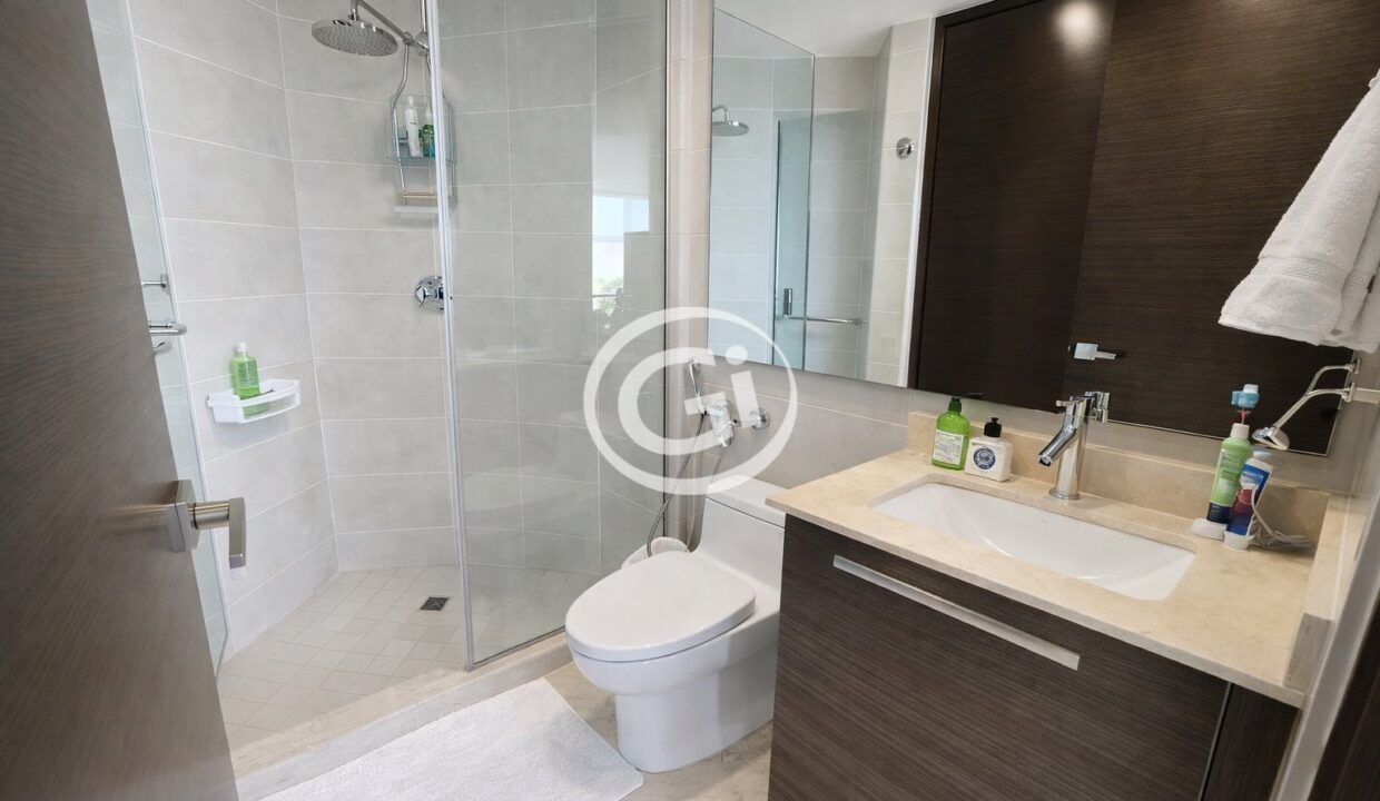 24. Baño Compartido. Venta The Regent. Costa del Este Country Club