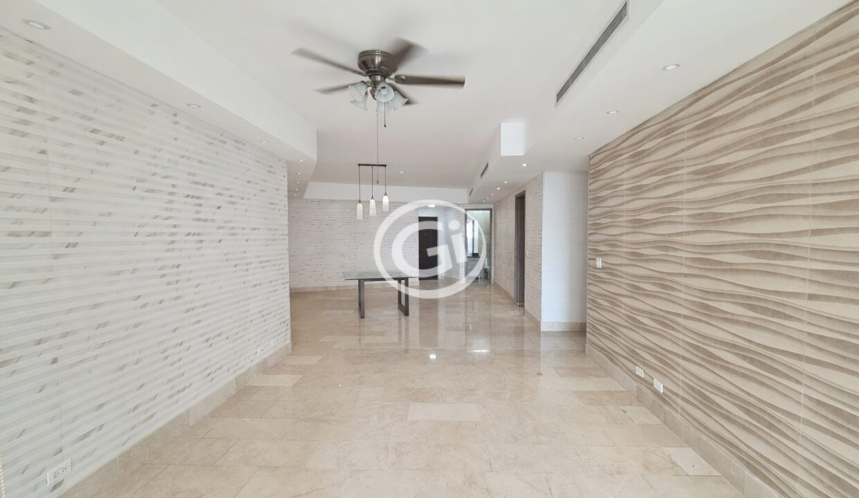 3. Sala 3 Venta Grand Towerw