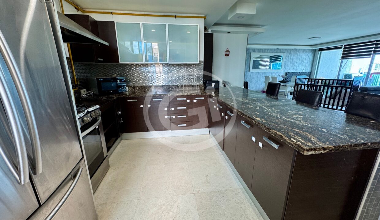 6. Cocina venta apartamento Waterfalls San Francisco