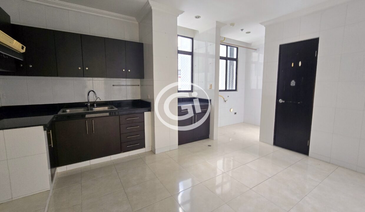 8. Cocina. Remate Bancario Elite 400 Dos Mares