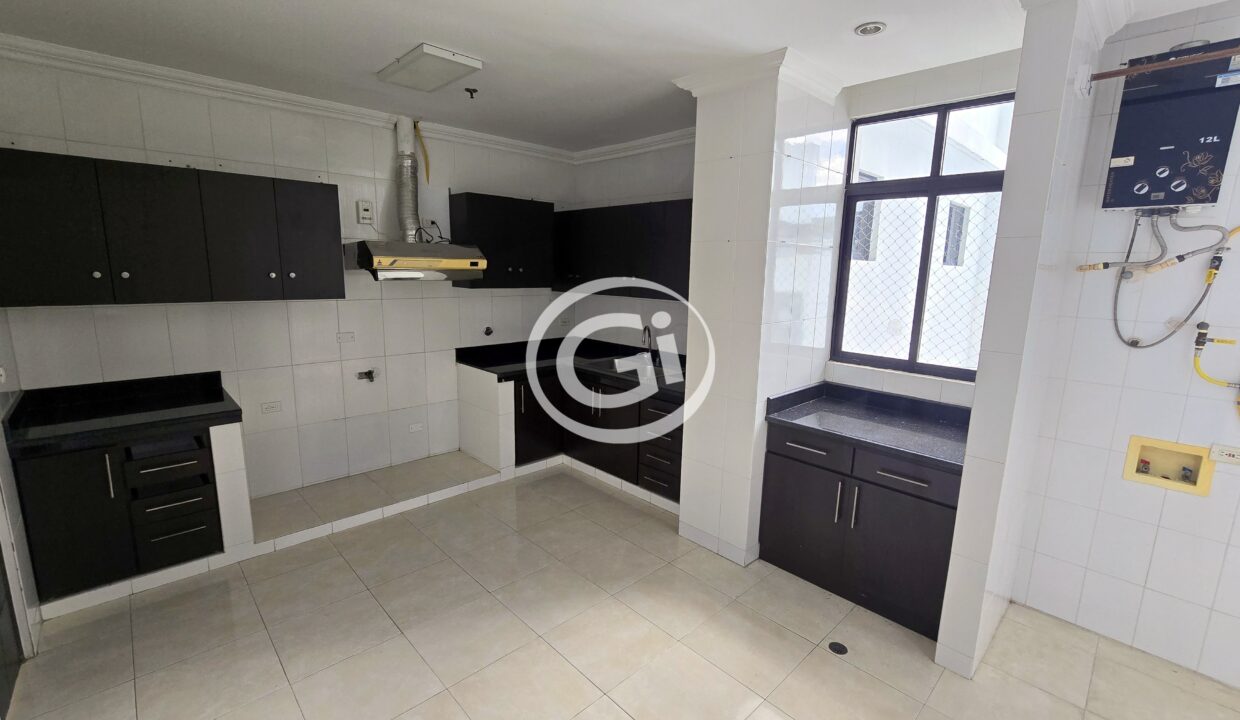 9. Cocina. Remate Bancario Elite 400 Dos Mares
