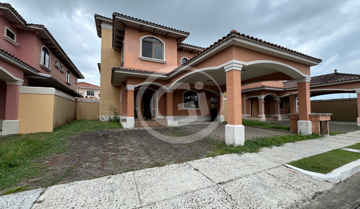 1. Fachada Venta Casa El Doral Costa Sur1