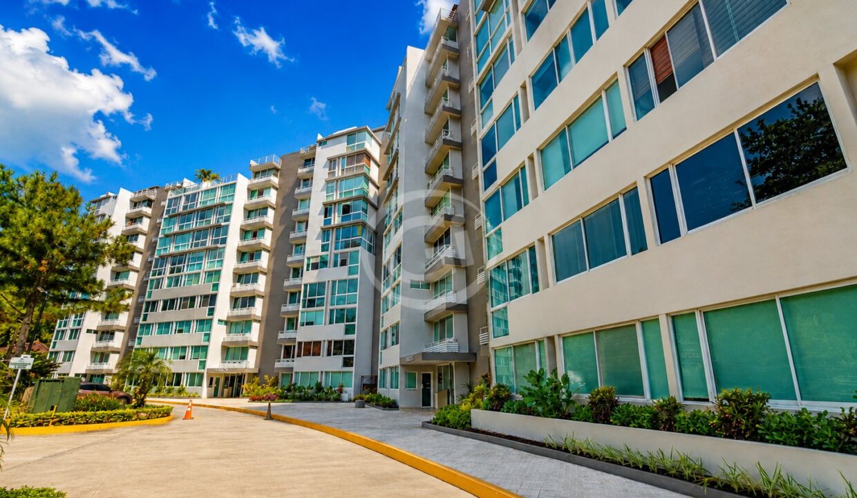 1. Fachada. Pine Hill Albrook Remate Bancario