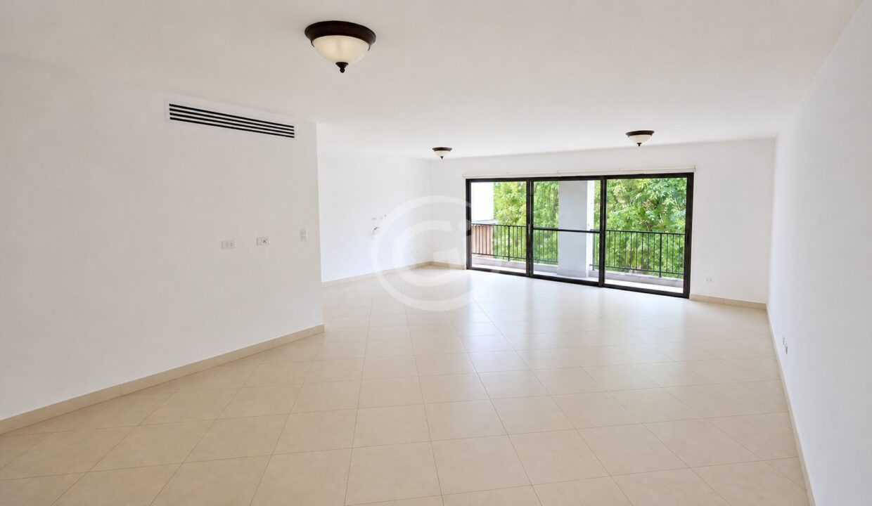 1. Sala-Comedor. Embassy Club Venta Apartamento Reposeido Bancario