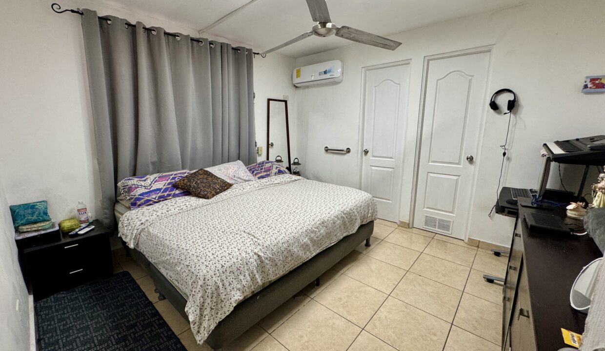 10. Habitación principal casa venta Brisas del golf