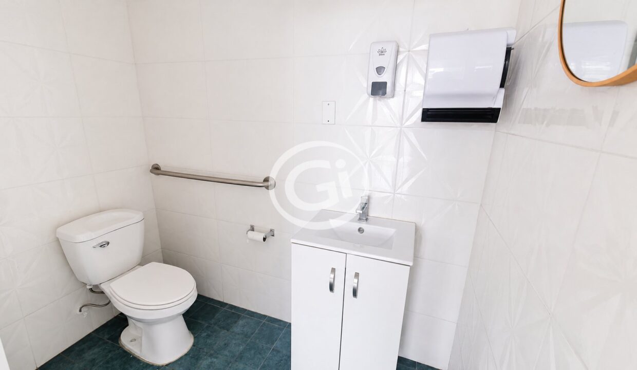12. Baño Alquiler Local Plaza Liberty (Grupo Vivir)