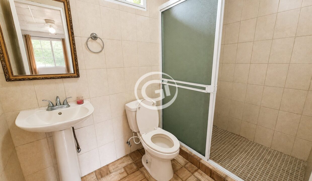 13. Baño Alquiler Apartamento Cardenas