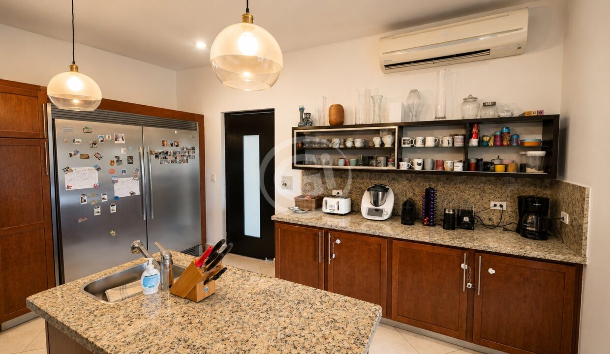 14. Cocina. Embassy Club Apartamento Alquiler Clayton
