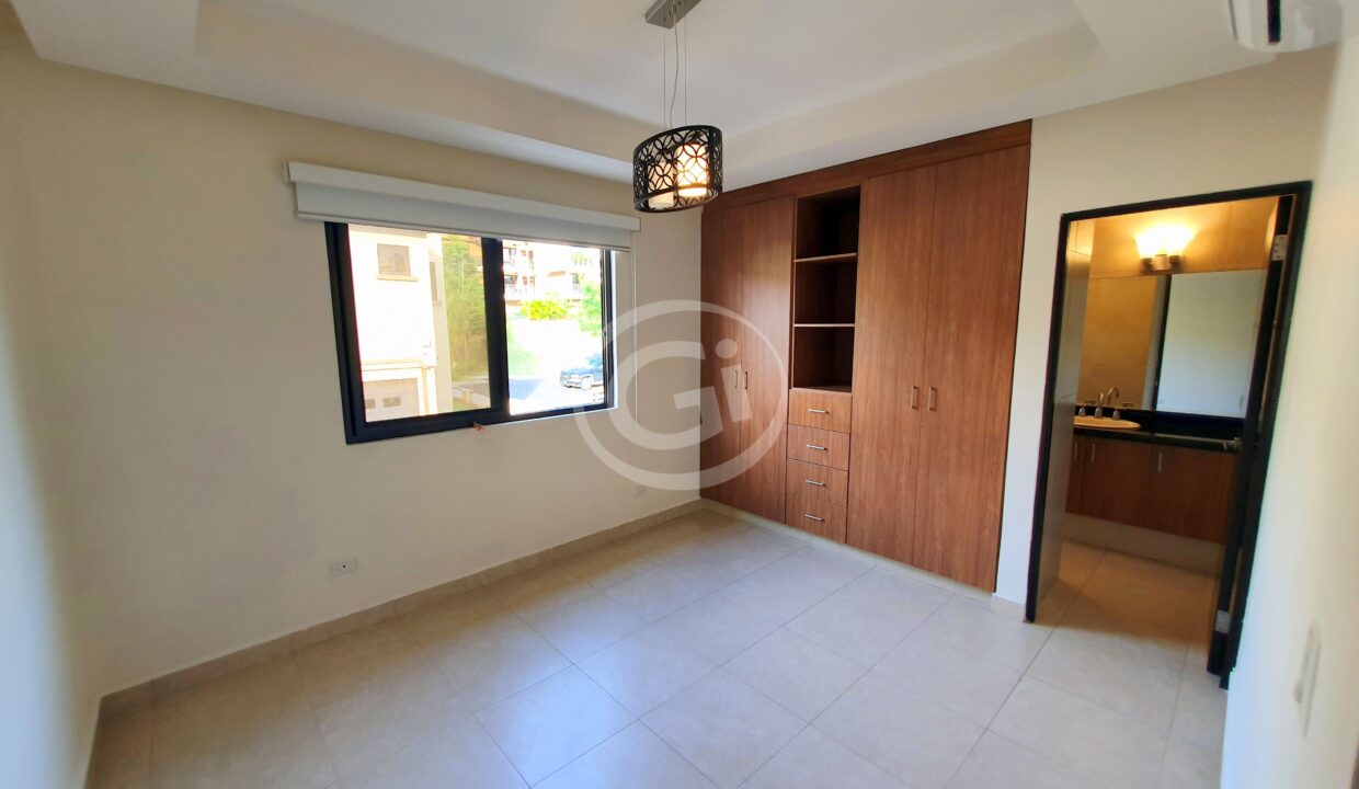 14. Habitación Secundaria 1. Embassy Club TownHome. Clayton Panamá