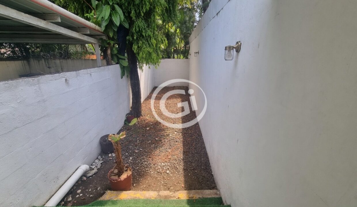 14. Patio Casa Alquiler-venta El Tornillo
