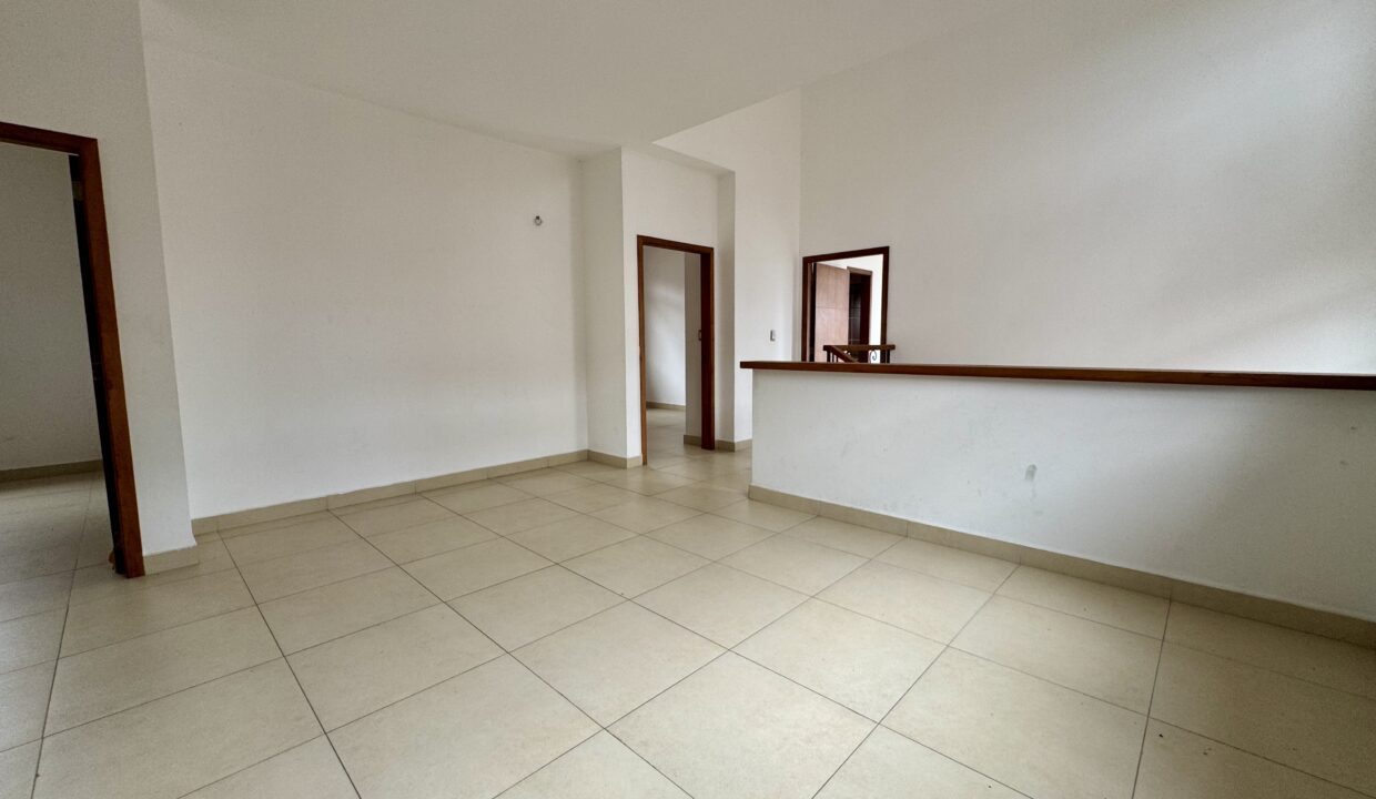 14. Sala Familiar venta casa Costa Sur El Doral
