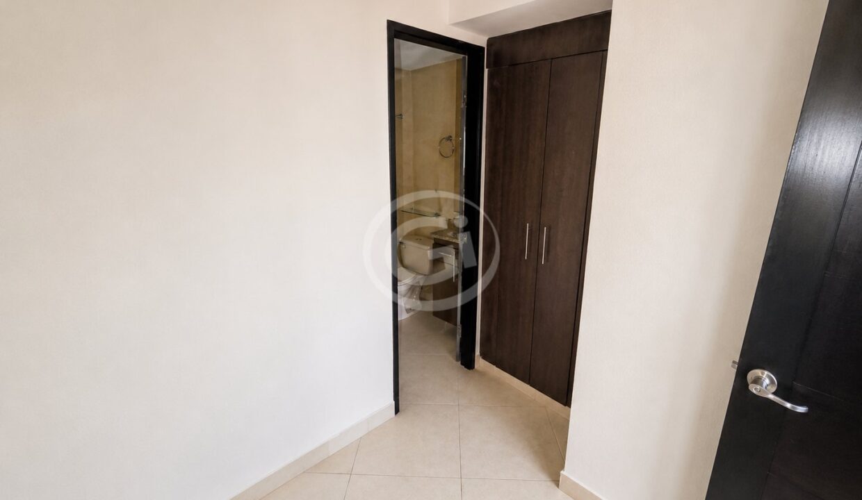 15. CBE. Embassy Club Venta Apartamento Reposeido Bancario