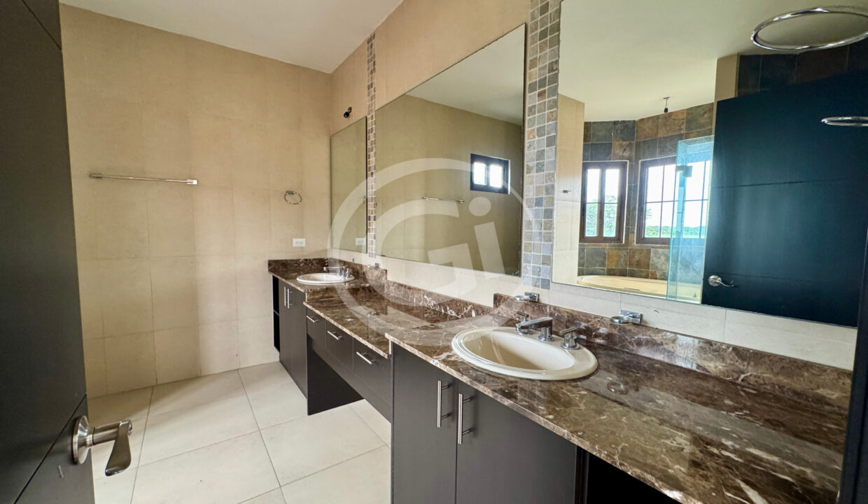 16. Baño Venta Casa El Doral Costa Sur