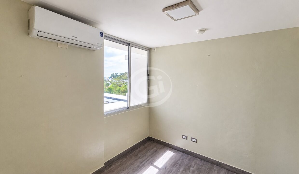 17, Habitación 3. Remate Bancario PH Rokas Condado del Rey