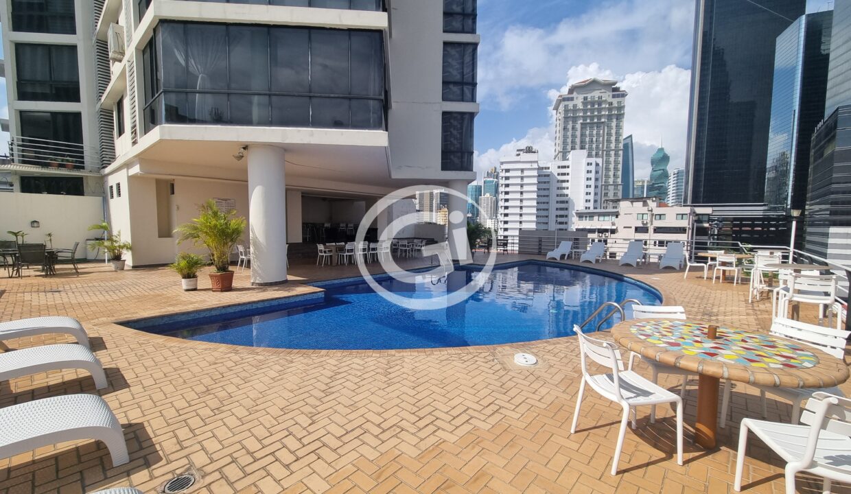 17. Piscina Alquiler vista tower