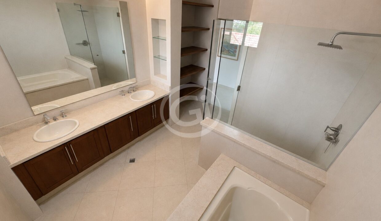 18. Habitación Principal. Embassy Club Apartamento Alquiler Clayton