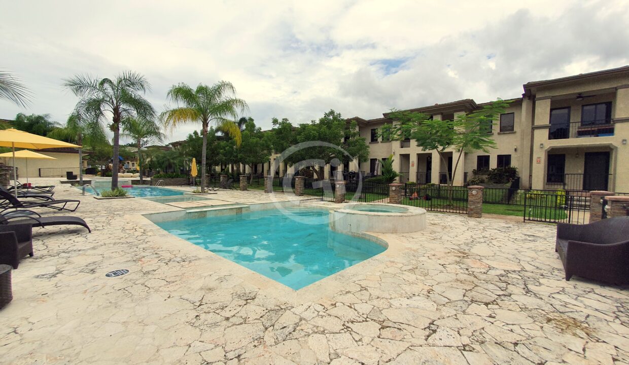 18. The Club Town. Embassy Club TownHome. Clayton Panamá