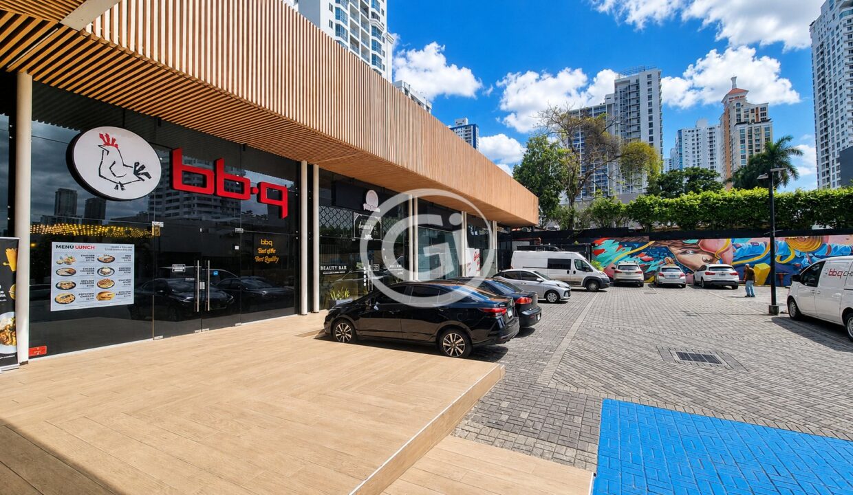 19. Fachada Local Alquiler plaza Spot74 (Grupo vivir)
