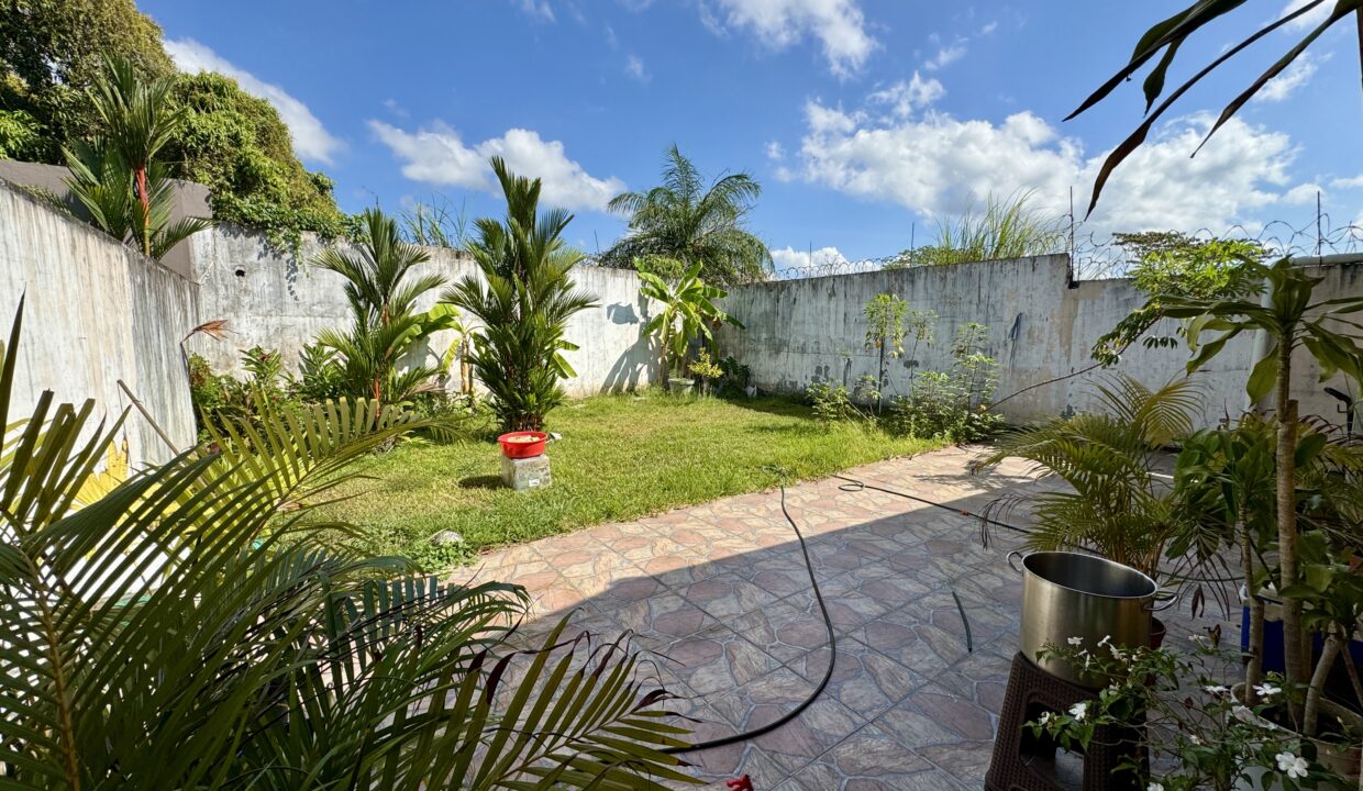 19. Patio casa venta Brisas del golf