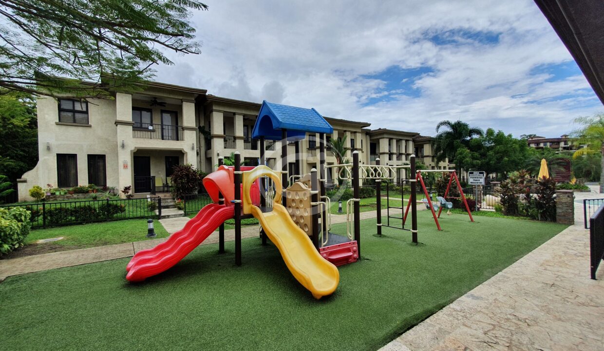 19. The Club Town. Embassy Club TownHome. Clayton Panamá