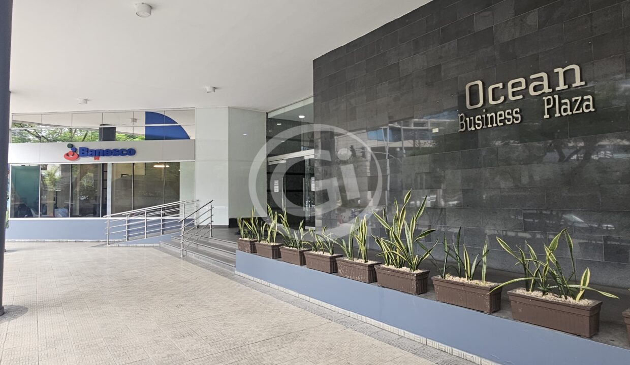 2. Fachada oficina Ocean Business alquiler- venta
