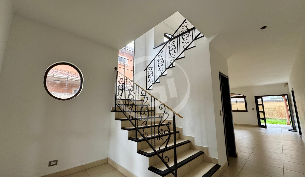 2. Lobby Venta Casa El Doral Costa Sur